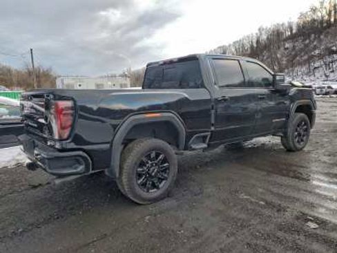 Used 2025 GMC Sierra 2500 AT4 w/ Technology Package AWD/4WD image 5