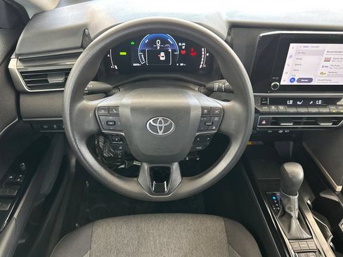 Used 2025 Toyota Camry LE FWD image 12