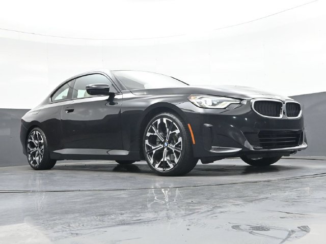 Certified 2025 BMW 230i Coupe w/ Premium Package RWD image 32