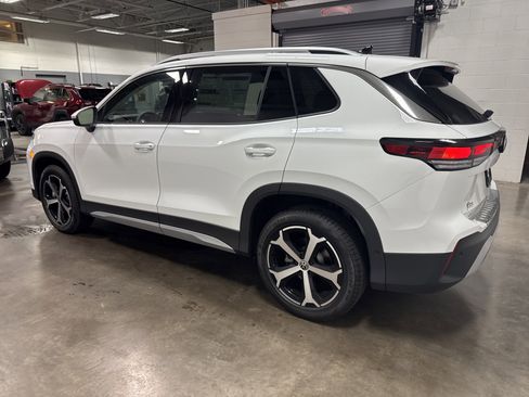 New 2025 Volkswagen Tiguan SE image 5