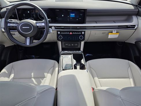 Certified 2025 Hyundai Tucson Limited image 12