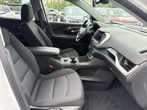 Used 2023 GMC Terrain SLE w/ Elevation Edition FWD image 9