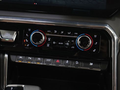 Used 2024 GMC Sierra 1500 Denali Ultimate image 16