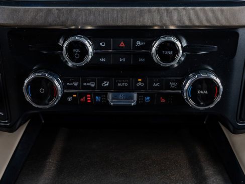 Used 2026 Ford F250 Platinum w/ Platinum Plus Package image 27