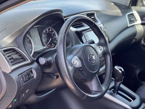 Used 2019 Nissan Sentra SV FWD image 14