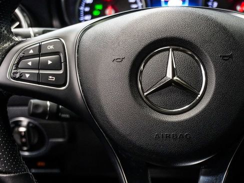 Used 2019 Mercedes-Benz GLA 250 image 17