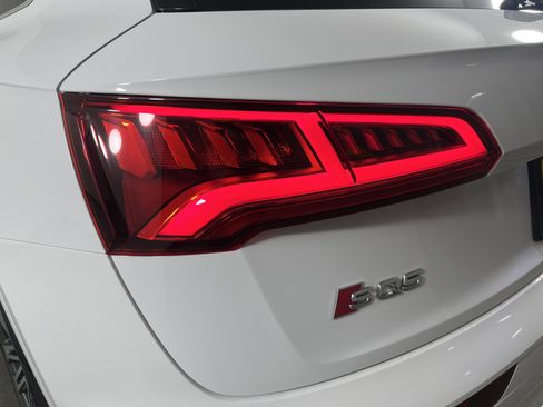 Used 2018 Audi SQ5 Prestige w/ Prestige Package image 27