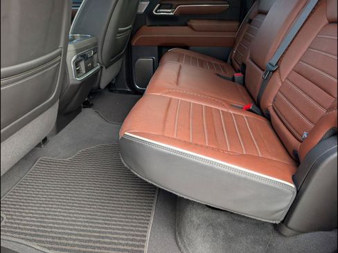 Used 2024 GMC Sierra 2500 Denali Ultimate w/ Max Trailering Package AWD/4WD image 12