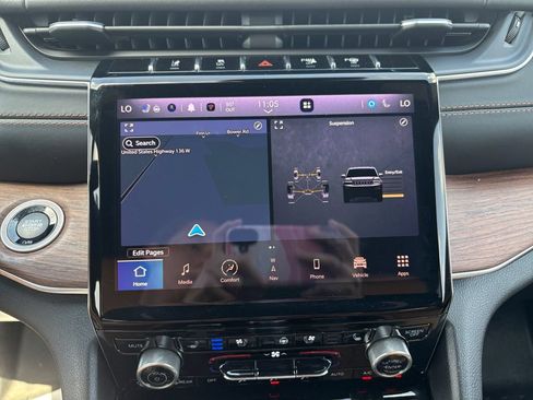 Used 2022 Jeep Grand Cherokee L Summit w/ Advanced Protech Group IV AWD/4WD image 24