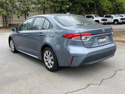 Used 2025 Toyota Corolla LE FWD image 5
