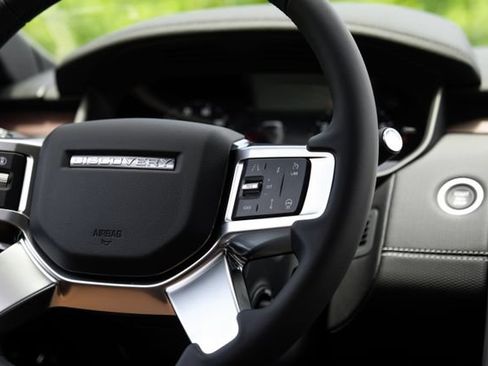 New 2026 Land Rover Discovery Dynamic SE AWD/4WD image 21