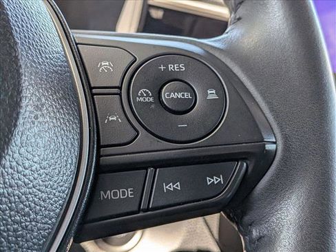 Used 2025 Toyota Corolla Cross LE image 13