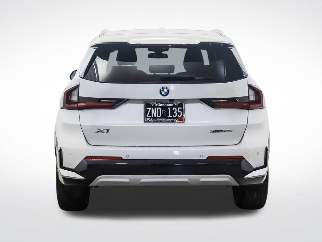 Used 2025 BMW X1 xDrive28i w/ Technology Package AWD/4WD image 4