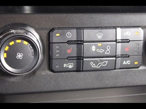 Used 2015 Ford F150 XLT w/ Equipment Group 302A Luxury AWD/4WD image 38