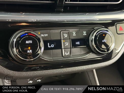Used 2025 Buick Envista Sport Touring w/ Convenience II Package FWD image 33