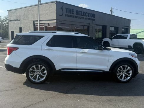 Used 2021 Ford Explorer Platinum w/ Equipment Group 601A AWD/4WD image 19