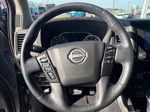 Used 2022 Nissan Frontier SV image 15