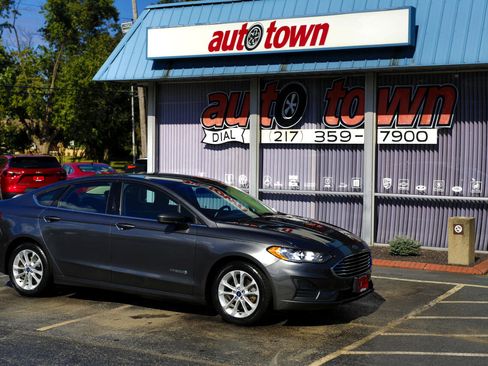 Used 2019 Ford Fusion SE image 22