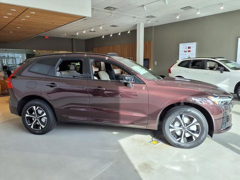 New 2026 Volvo XC60 B5 Core w/ Protection Package image 7