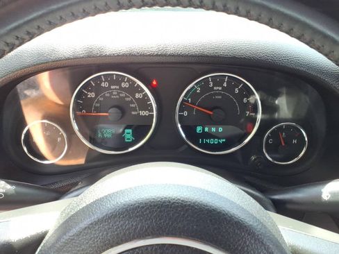 Used 2017 Jeep Wrangler Unlimited Sport w/ Connectivity Group AWD/4WD image 11