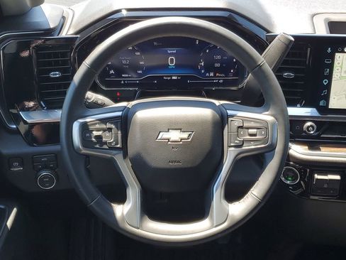 Certified 2025 Chevrolet Silverado 1500 LT AWD/4WD image 25