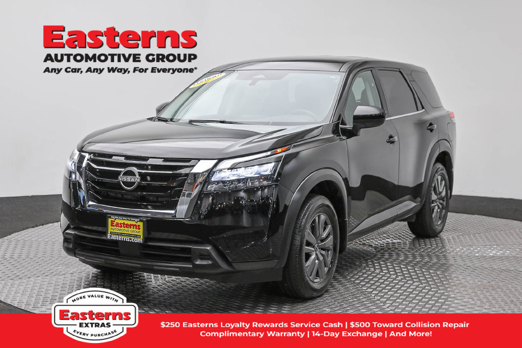 Used 2024 Nissan Pathfinder S AWD/4WD image 1