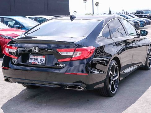 Used 2018 Honda Accord Sport image 4