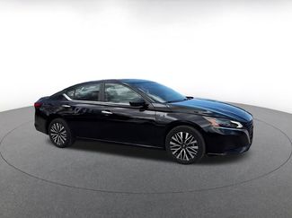Used 2025 Nissan Altima 2.5 SV video 2
