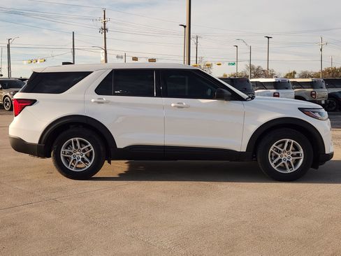 New 2026 Ford Explorer Active RWD image 7