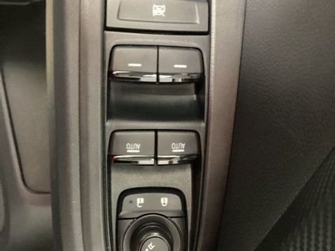 Used 2025 Subaru Crosstrek 2.0i Premium w/ Convenience Package #2 image 16