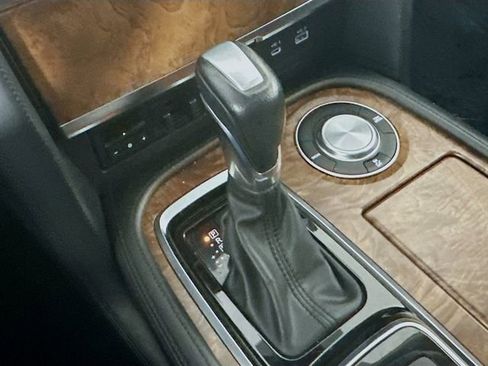 Used 2023 Nissan Armada SL image 17