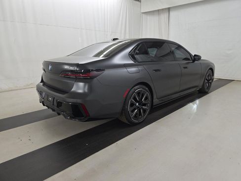 Used 2023 BMW i7 xDrive60 AWD/4WD image 5