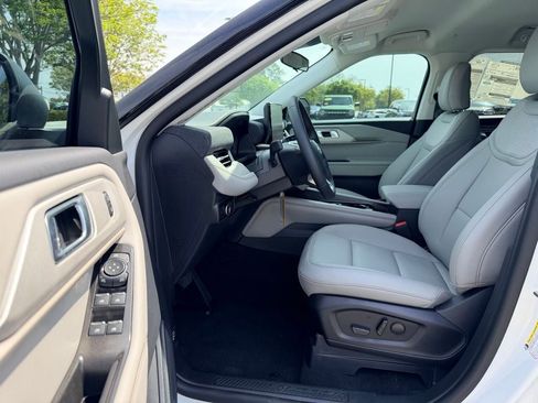 New 2026 Ford Explorer Active RWD image 16