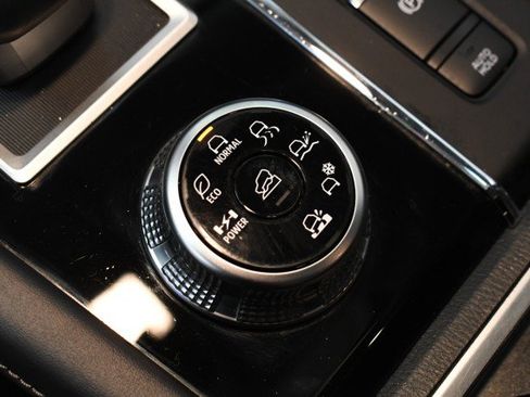 Used 2024 Mitsubishi Outlander Ralliart AWD/4WD image 39