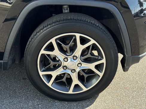 Used 2019 Jeep Grand Cherokee Limited image 4