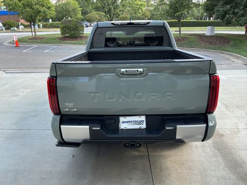 Used 2025 Toyota Tundra Limited AWD/4WD image 9