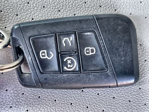 Used 2019 Volkswagen Atlas SE w/ Towing Package image 21