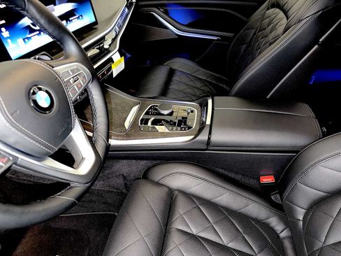 Used 2026 BMW X7 xDrive40i AWD/4WD image 19