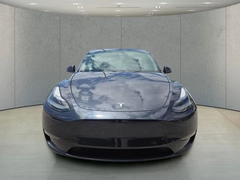 Used 2024 Tesla Model Y 2WD image 9
