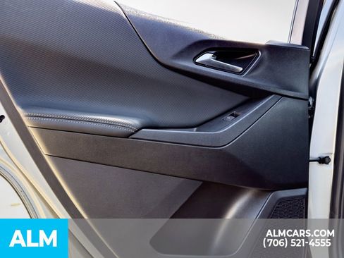 Used 2025 Chevrolet Equinox LT w/ Convenience Package II FWD image 14