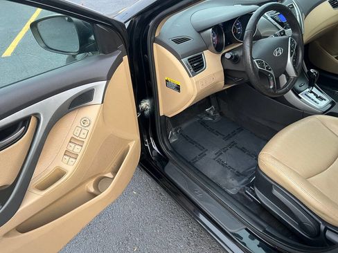 Used 2012 Hyundai Elantra Limited image 17