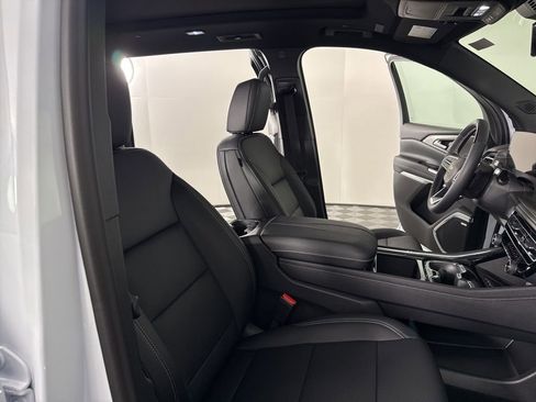 New 2026 Chevrolet Traverse LT FWD image 43