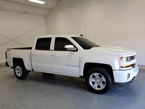 Used 2018 Chevrolet Silverado 1500 LT w/ All Star Edition AWD/4WD image 2