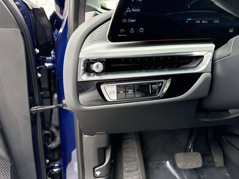 Used 2025 Cadillac Lyriq Sport image 32