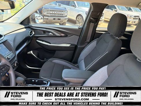 Used 2023 Chevrolet TrailBlazer LT FWD image 15