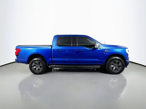 Used 2022 Ford F150 Lightning Lariat image 6