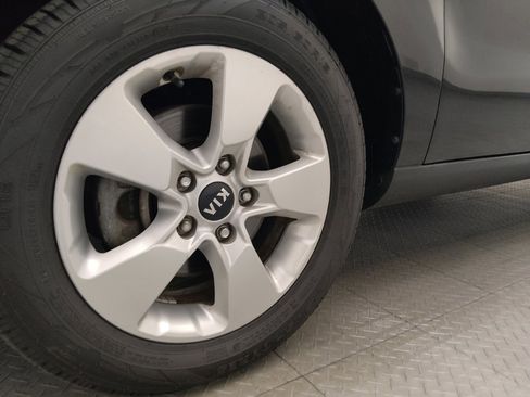 Used 2019 Kia Soul FWD image 31