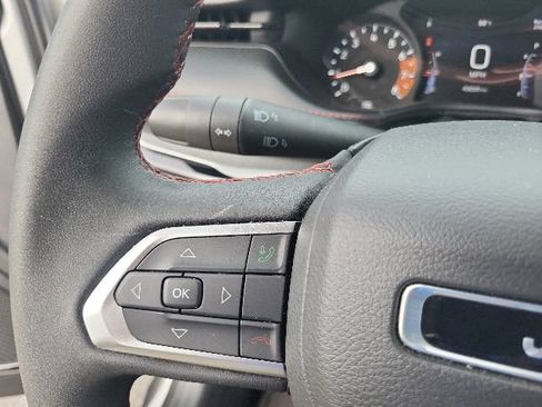 Used 2025 Jeep Compass Trailhawk AWD/4WD image 39