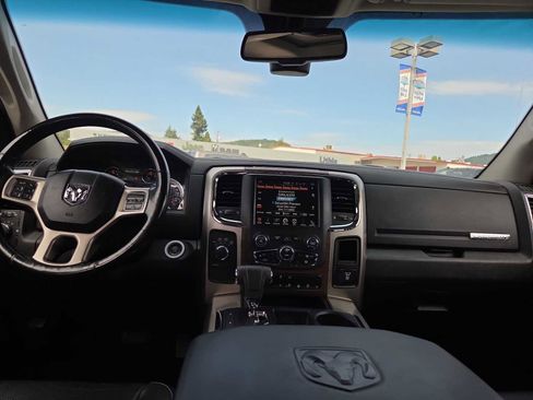 Used 2013 RAM 1500 Laramie w/ Convenience Group AWD/4WD image 18
