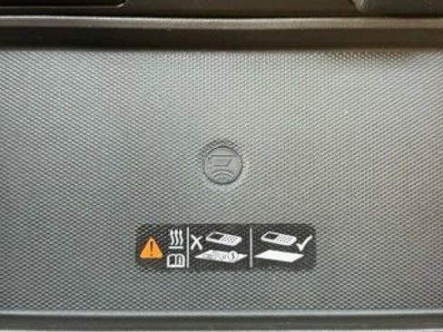 Used 2021 GMC Yukon XL Denali w/ Denali Premium Package image 32